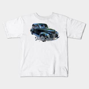 1940 Ford Deluxe Tudor Sedan Kids T-Shirt